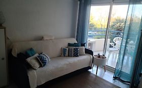 T2 climatisé à 5 minutes à pied de la plage avec parking, piscine et wifi